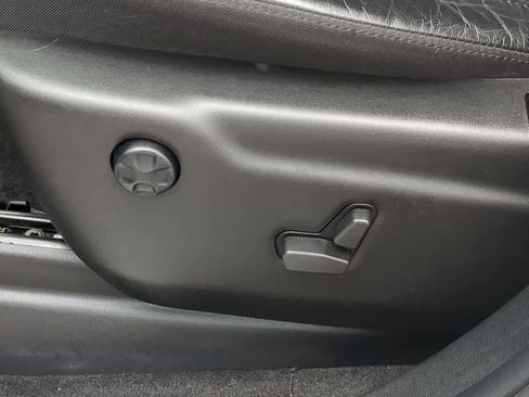 Certified 2022 Jeep Grand Cherokee Limited w/ Trailer Tow Group IV image 17