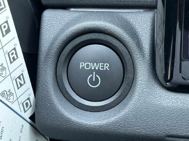 Used 2026 Toyota C-HR AWD/4WD image 23