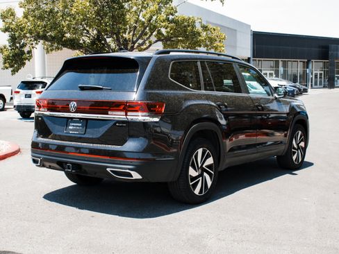 Used 2025 Volkswagen Atlas SE AWD/4WD image 5