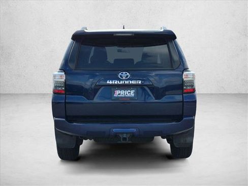 Used 2018 Toyota 4Runner SR5 RWD image 7