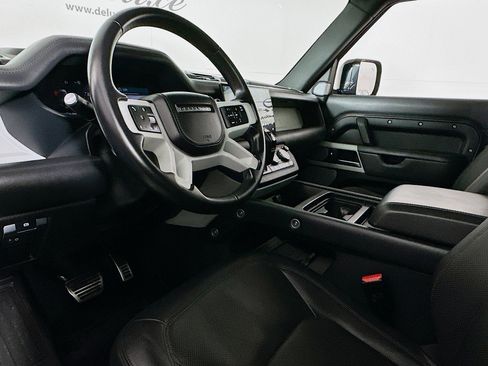 Used 2023 Land Rover Defender 130 SE image 7