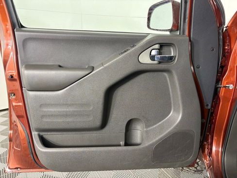 Used 2017 Nissan Frontier PRO-4X w/ Pro-4x Graphics Package image 14