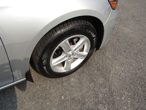 Used 2020 Chevrolet Malibu LS FWD image 33