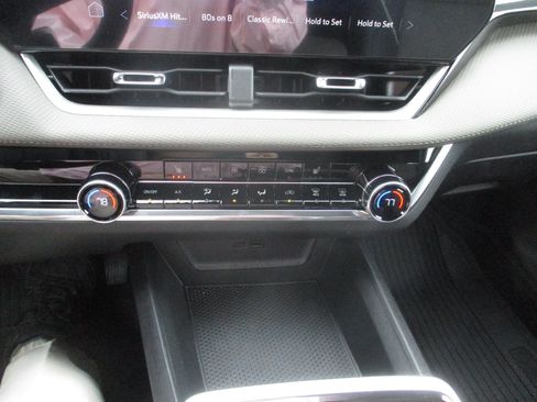 New 2026 Chevrolet Equinox LT w/ Convenience Package II image 15