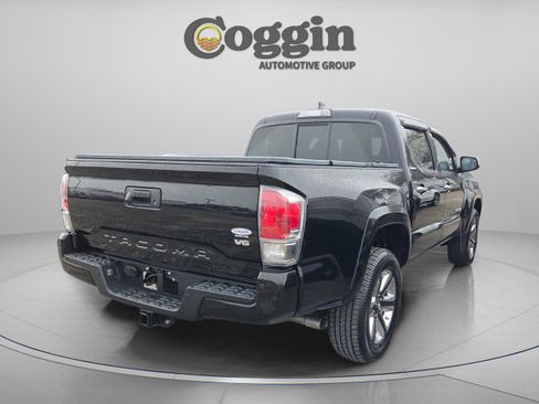 Used 2016 Toyota Tacoma Limited image 13