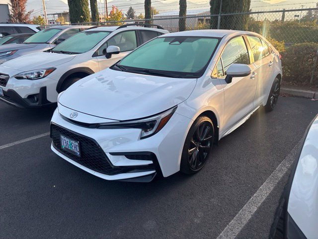 Used 2023 Toyota Corolla SE w/ Carpet Mat Package (TMS) FWD image 5