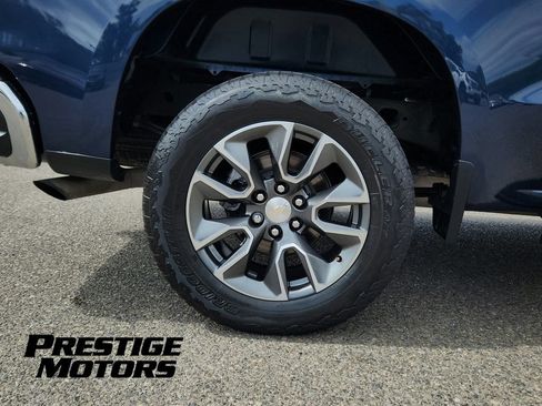 Used 2023 Chevrolet Silverado 1500 LT AWD/4WD image 9