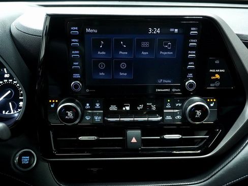 Certified 2020 Toyota Highlander XLE image 23