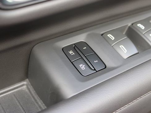 Used 2024 Chevrolet Tahoe LT w/ Luxury Package AWD/4WD image 11