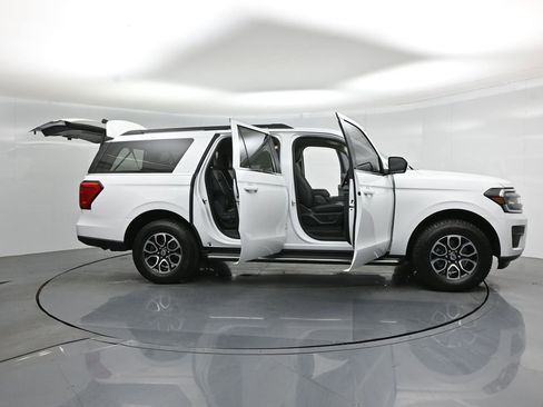 Certified 2023 Ford Expedition Max XLT RWD image 5