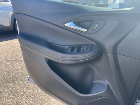 Used 2025 Buick Encore GX Preferred image 18