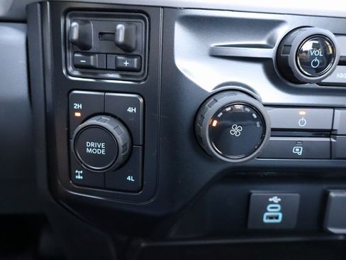 New 2026 Ford F250 XL w/ XL Chrome Package image 25