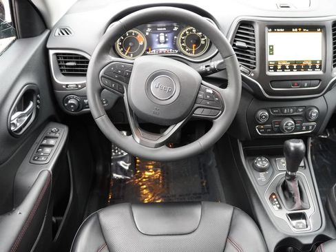 Used 2022 Jeep Cherokee Trailhawk w/ Sound & Nav Group AWD/4WD image 19