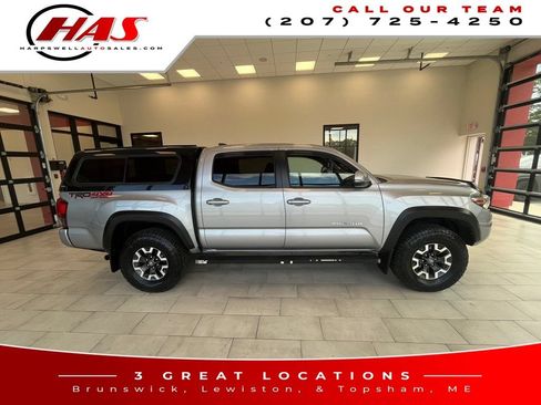 Used 2018 Toyota Tacoma TRD Off-Road AWD/4WD image 8