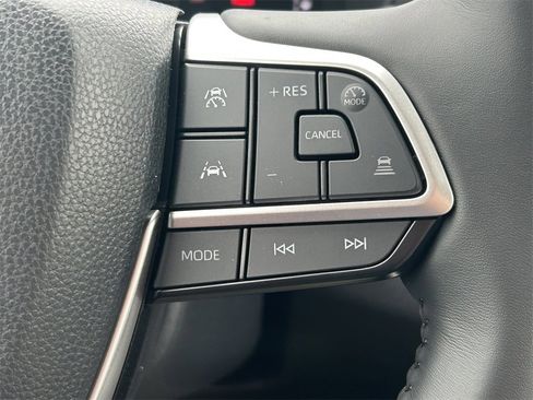 Used 2026 Toyota Grand Highlander XLE image 42