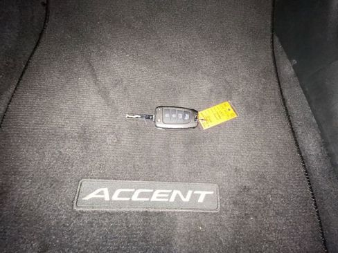 Used 2022 Hyundai Accent SE FWD image 28