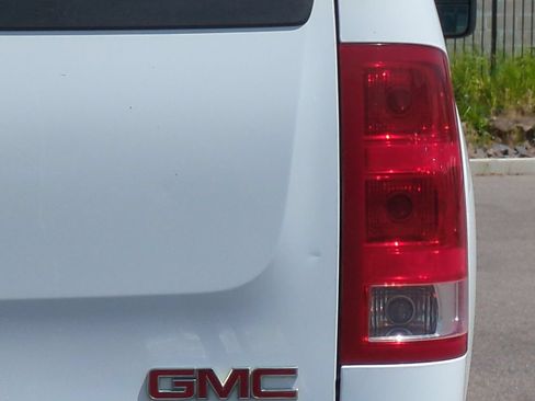 Used 2011 GMC Sierra 2500 SLT w/ SLT Convenience Package AWD/4WD image 45
