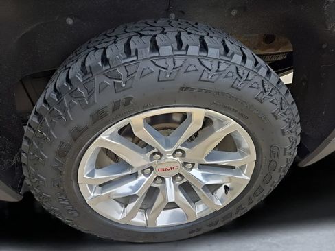 Used 2019 GMC Sierra 1500 SLT w/ SLT Premium Plus Package AWD/4WD image 35