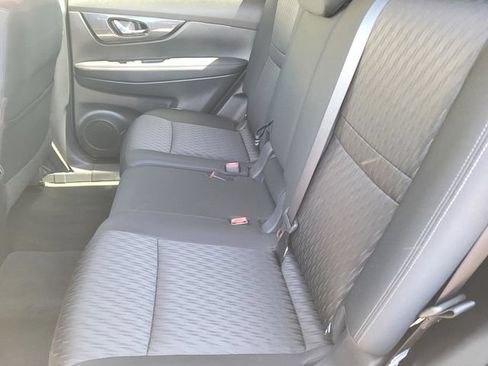 Used 2018 Nissan Rogue SV FWD image 11