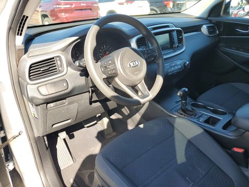 Used 2018 Kia Sorento LX image 17