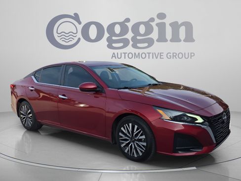 Used 2023 Nissan Altima 2.5 SV FWD image 7