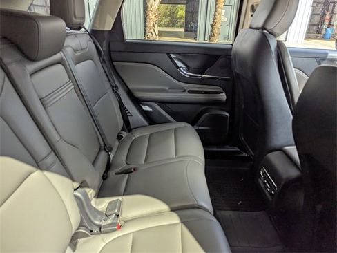 Used 2025 Lincoln Corsair AWD image 4