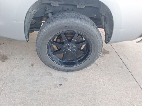 Used 2011 Toyota Tundra 2WD Double Cab image 9