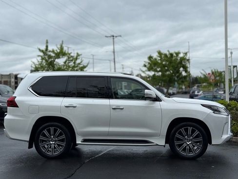 Used 2016 Lexus LX 570 4WD w/ Luxury Package image 6