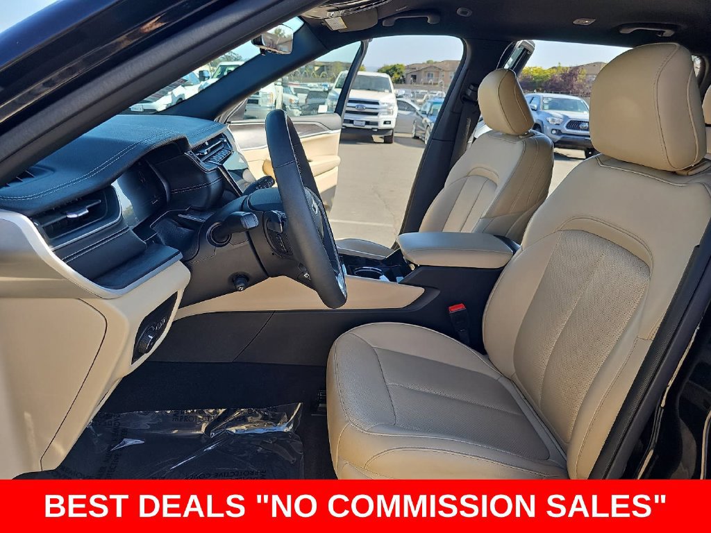Used 2023 Jeep Grand Cherokee L Limited w/ Luxury Tech Group II AWD/4WD image 16