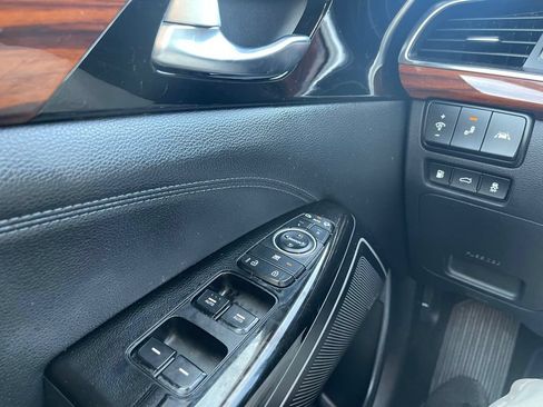 Used 2019 Kia Cadenza Technology FWD image 11