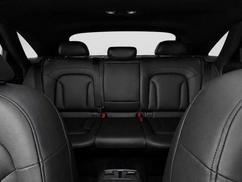 Used 2018 Audi Q3 2.0T Premium Plus w/ Premium Plus Package AWD/4WD image 25