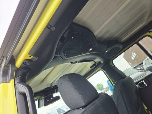 Certified 2024 Jeep Wrangler Unlimited w/ Convenience Group AWD/4WD image 14