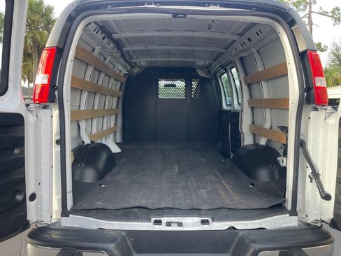 Used 2025 Chevrolet Express 2500 w/ Driver Convenience Package RWD image 5