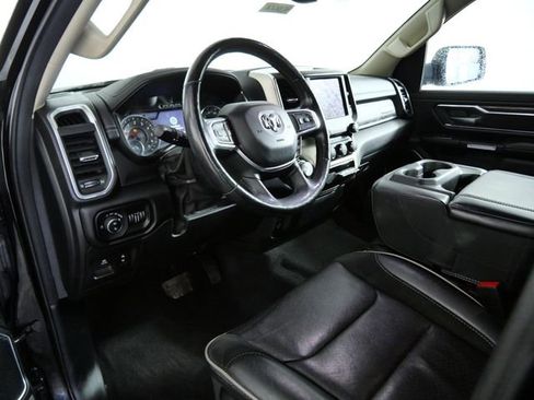 Used 2019 RAM 1500 Laramie AWD/4WD image 18
