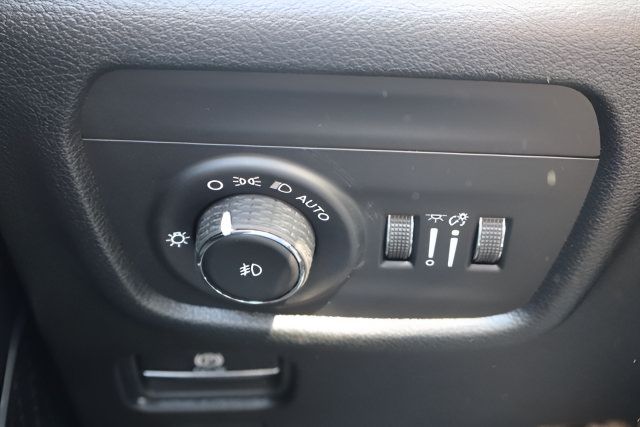 New 2026 Jeep Grand Cherokee Limited w/ Limited Altitude Package AWD/4WD image 19