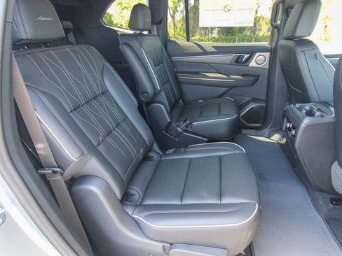 New 2026 Buick Enclave Avenir w/ Super Cruise Package FWD image 26