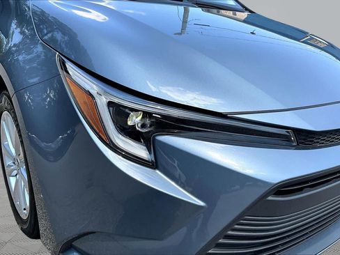 Used 2025 Toyota Corolla LE w/ LE Premium Package FWD image 28