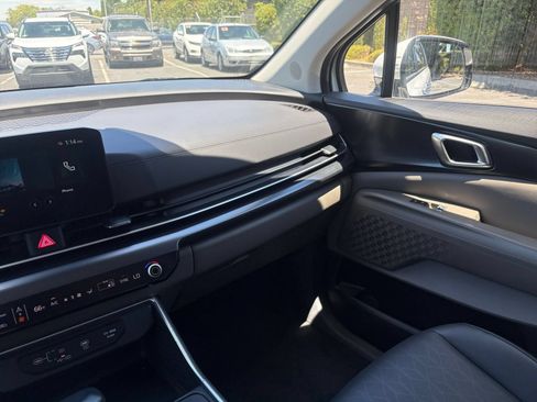 Used 2026 Kia Carnival FWD image 38