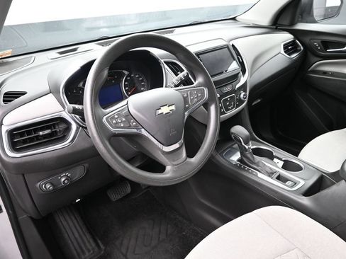 Used 2022 Chevrolet Equinox LS w/ LS Convenience Package FWD image 12