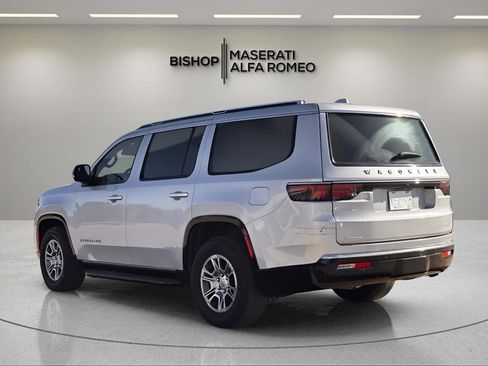 Used 2023 Jeep Wagoneer 4WD w/ Premium Group I image 6