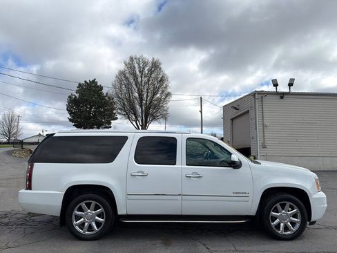Used 2009 GMC Yukon XL Denali image 23