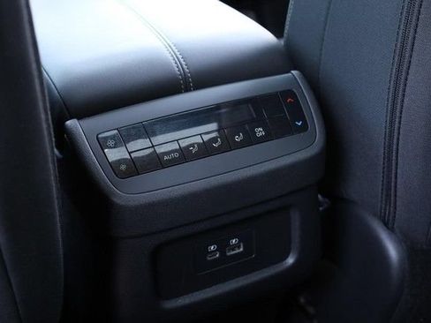 Certified 2025 Nissan Pathfinder SV w/ SV Premium Package FWD image 25