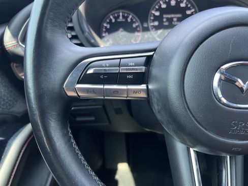 Used 2023 MAZDA MAZDA3 s FWD image 19