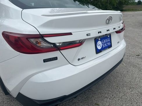 Used 2025 Toyota Camry SE FWD image 15