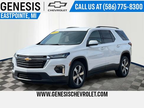 Used 2023 Chevrolet Traverse LT w/ LT Premium Package AWD/4WD image 1