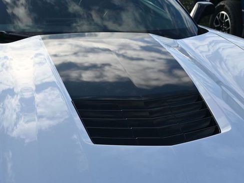 Used 2017 Chevrolet Corvette Stingray Coupe w/ Carbon Flash Badge Package image 17