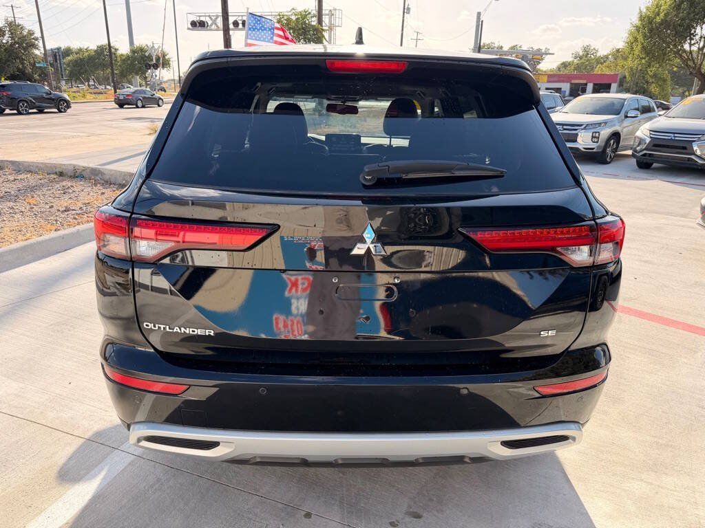 Used 2024 Mitsubishi Outlander SE FWD image 4