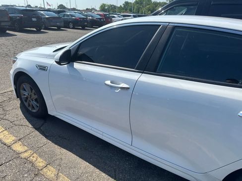 Used 2020 Kia Optima LX FWD image 14