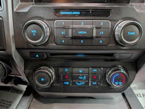 Used 2018 Ford F150 XLT w/ Equipment Group 302A Luxury AWD/4WD image 16