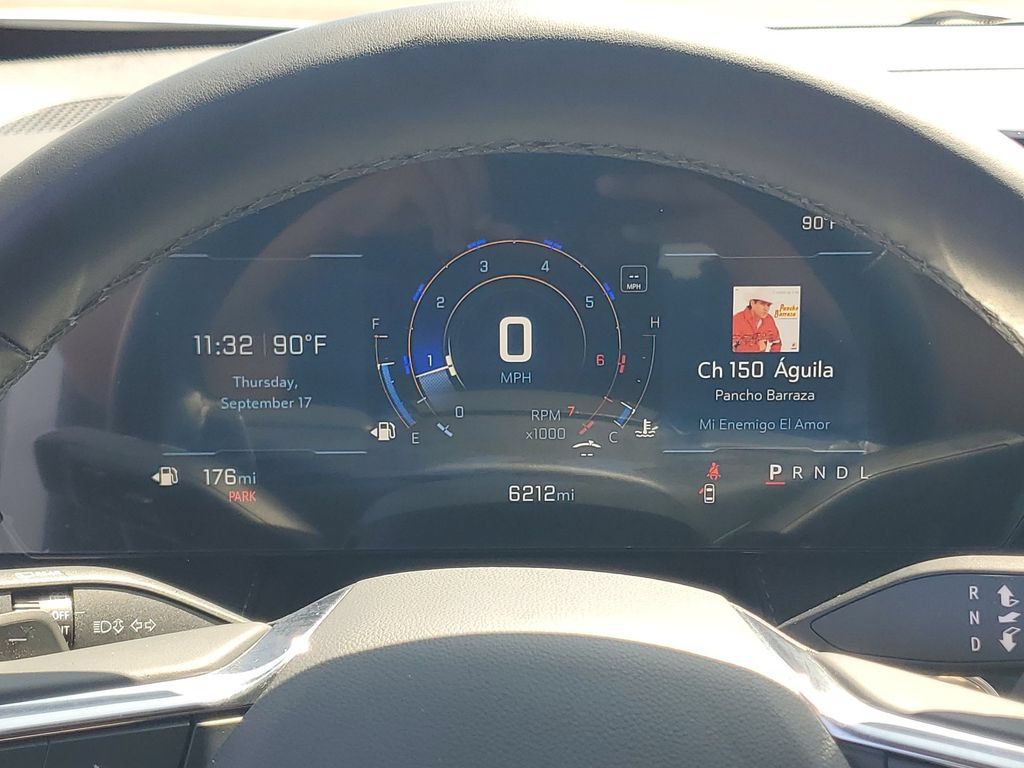 Used 2026 Chevrolet Equinox LT w/ Safety and Technology Package FWD image 12